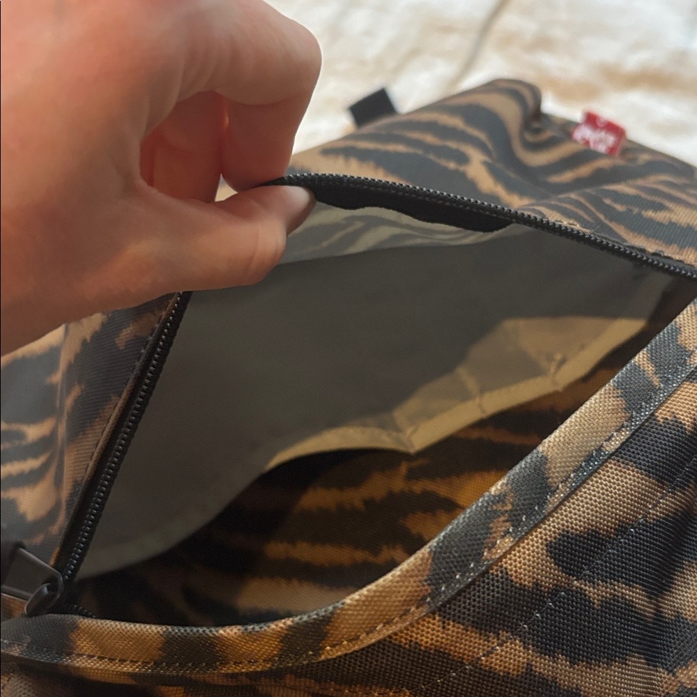 Levi's L-Pack Standard Issue Backpack in Brown Multi - Picture 6 of 6
